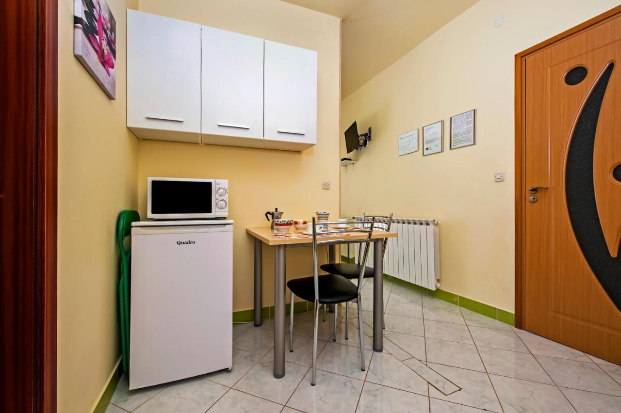 Apartments Erik B&B Adults Only Ровин Екстериор снимка