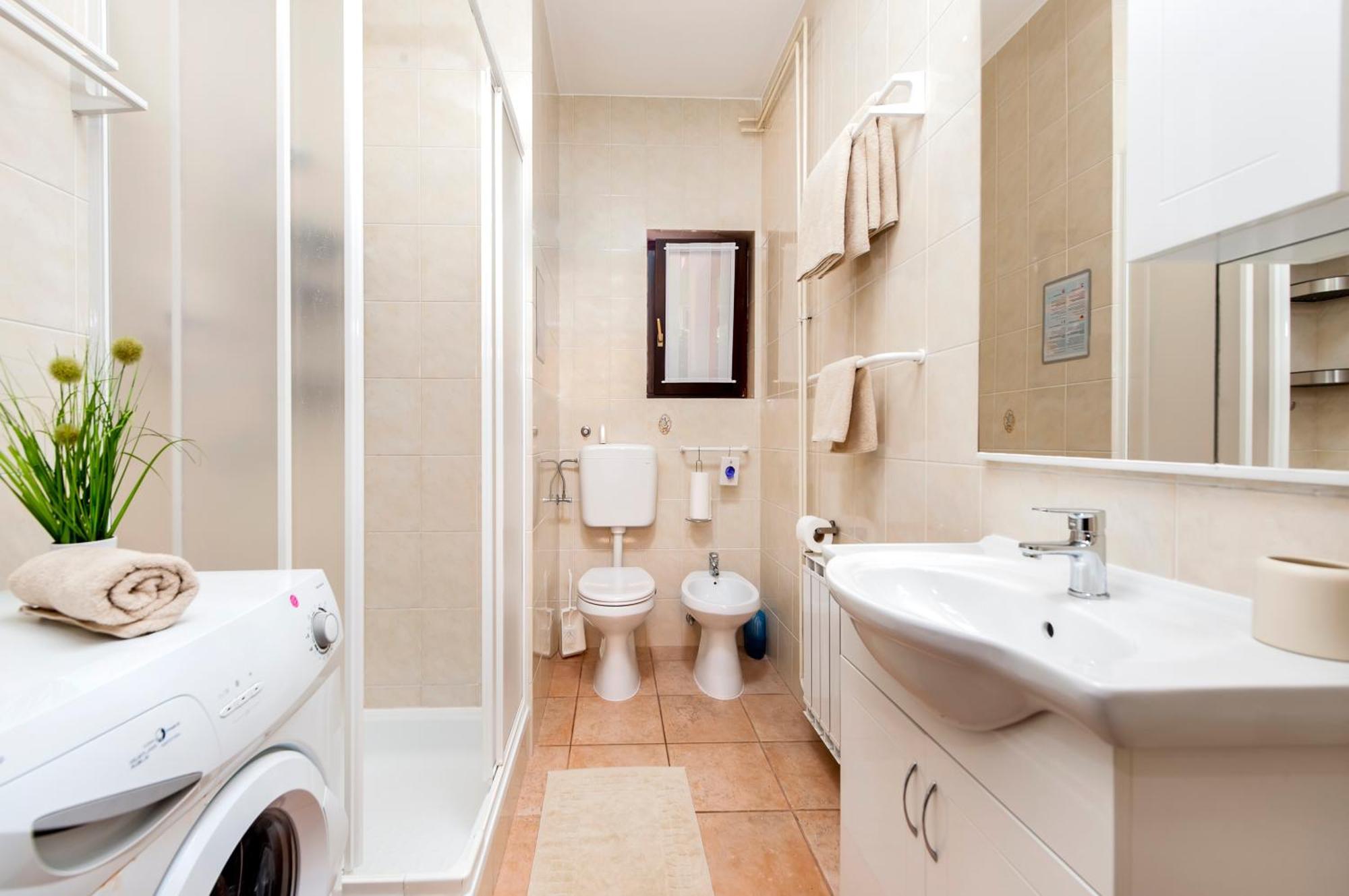 Apartments Erik B&B Adults Only Ровин Екстериор снимка