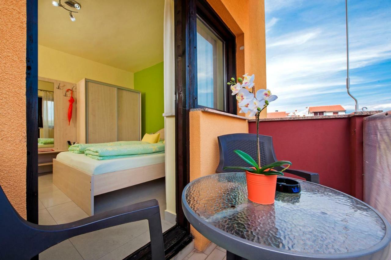 Apartments Erik B&B Adults Only Ровин Екстериор снимка